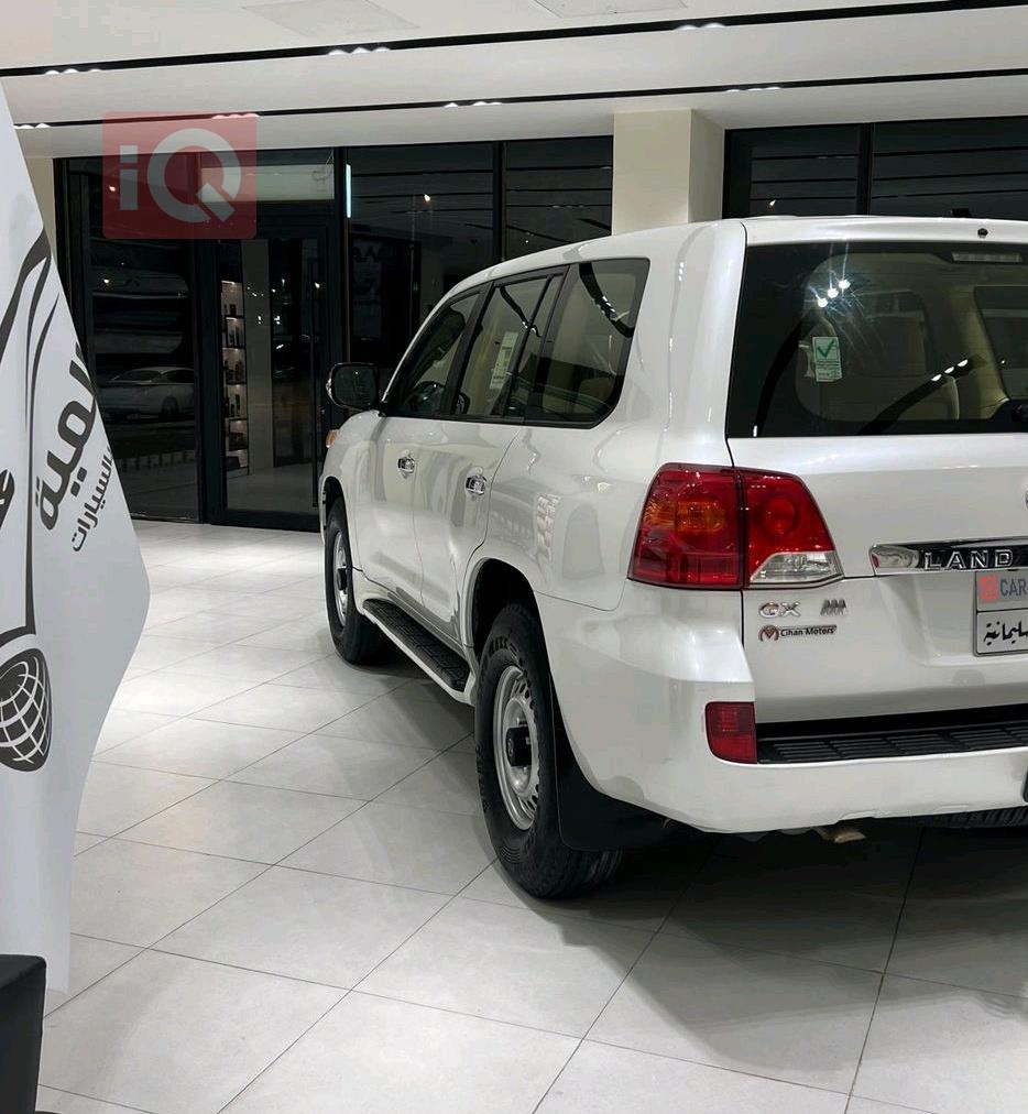 تۆیۆتا لاند کروزەر